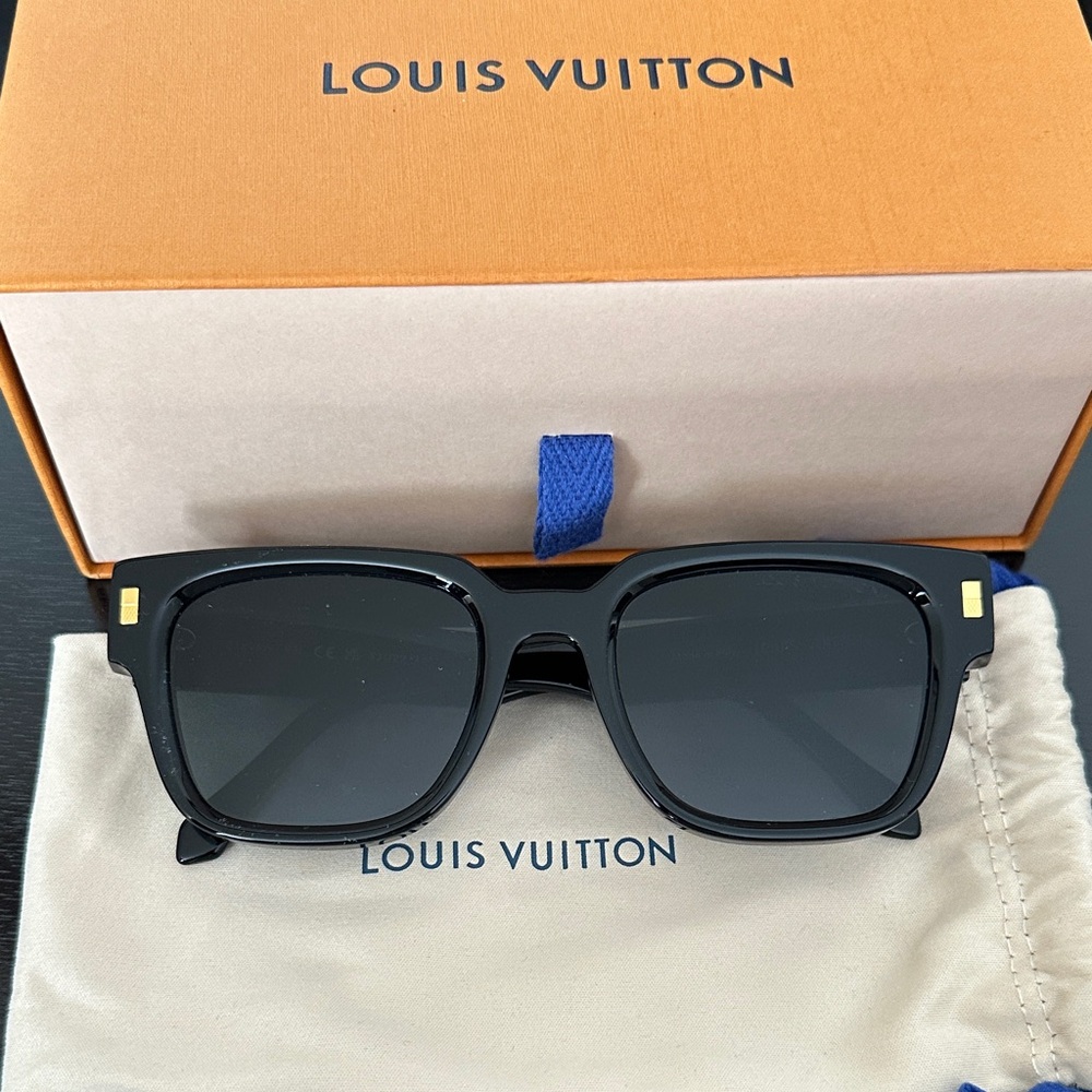 Louis Vuitton Escape Square Sunglasses